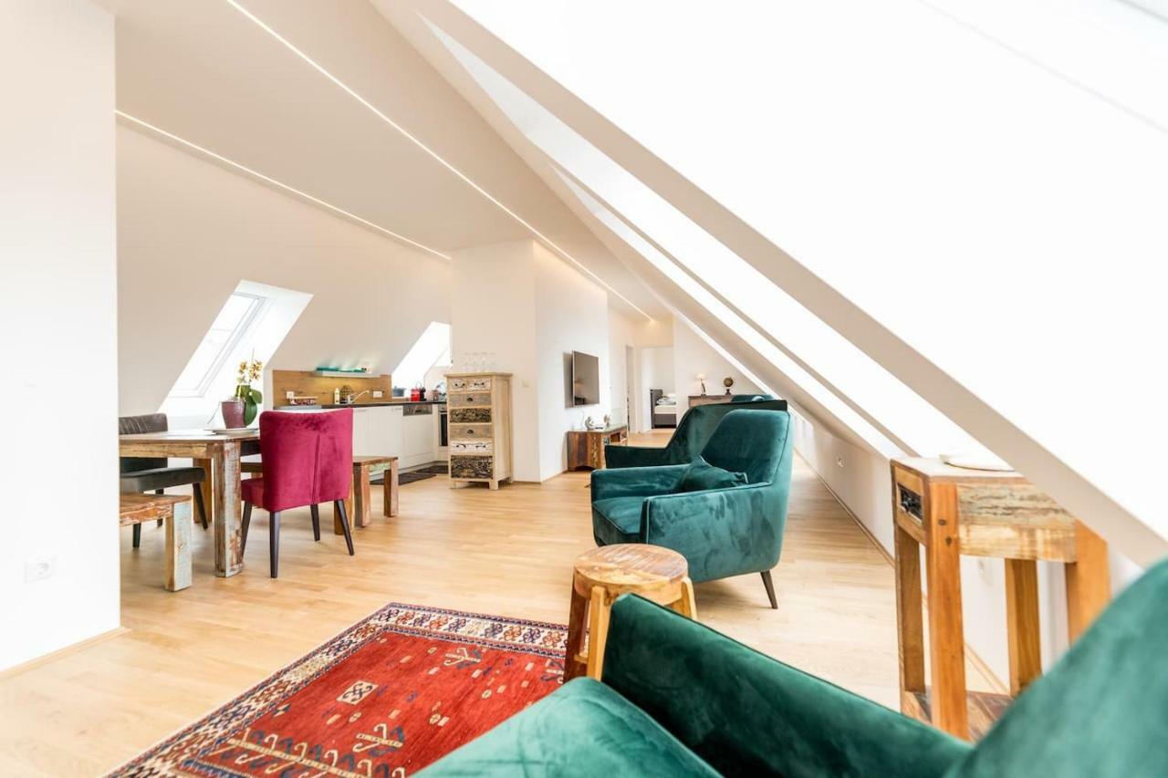 Grosse Dachgeschosswohnung Im Herzen Von Graz Luaran gambar