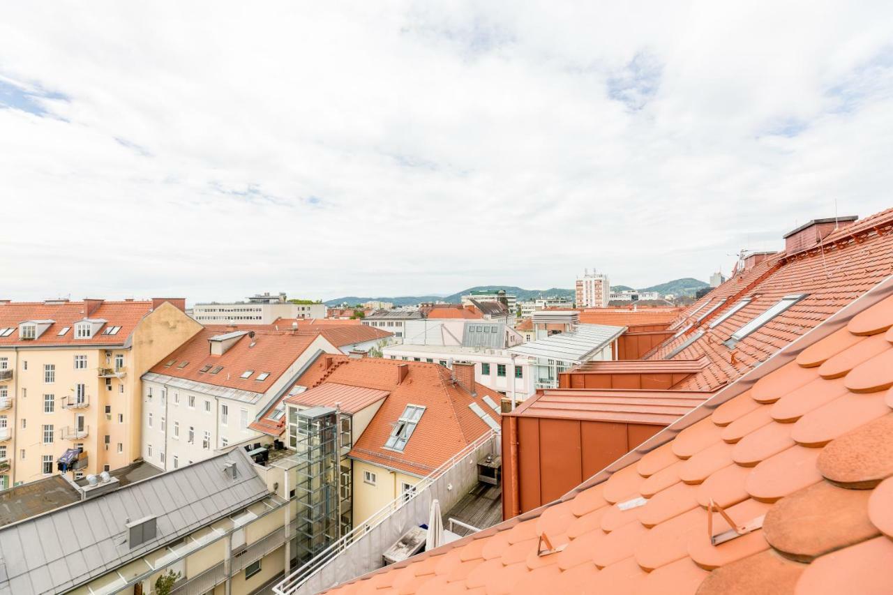 Grosse Dachgeschosswohnung Im Herzen Von Graz Luaran gambar