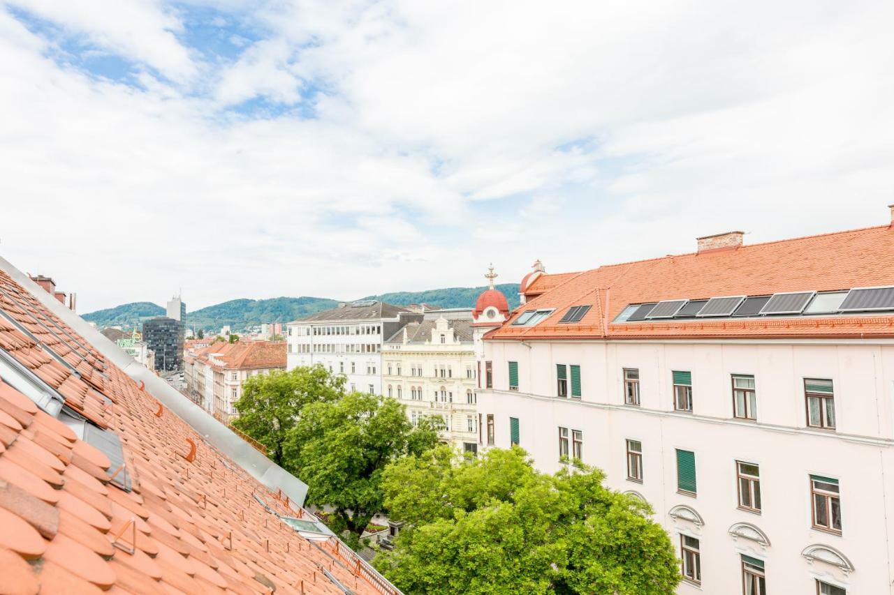 Grosse Dachgeschosswohnung Im Herzen Von Graz Luaran gambar