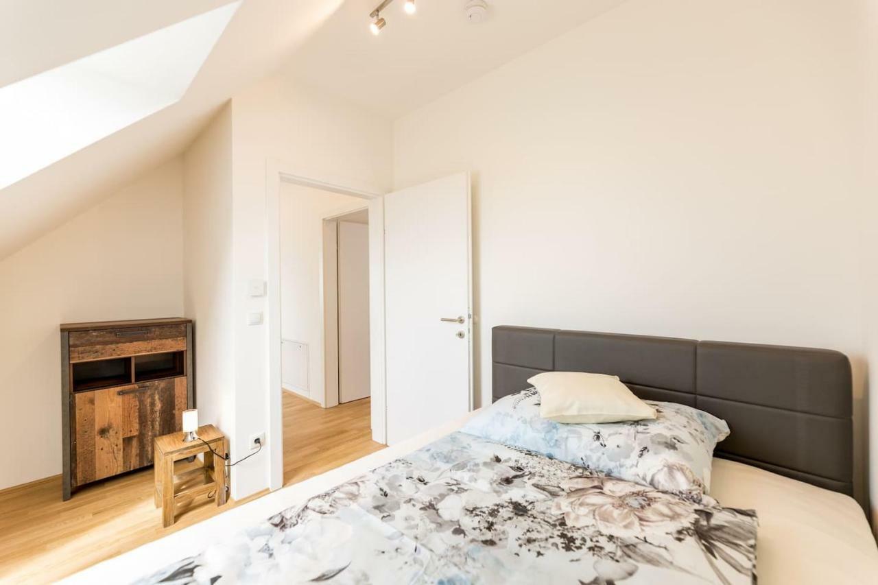 Grosse Dachgeschosswohnung Im Herzen Von Graz Luaran gambar